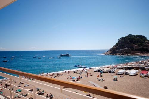 Lets Holidays Tossa De Mar Beach Apartment Exterior photo